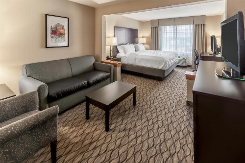 Holiday Inn Milwaukee Airport, an IHG Hotel image 1