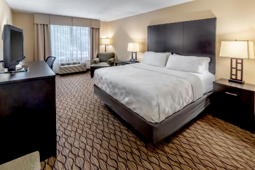 Holiday Inn Milwaukee Airport, an IHG Hotel image 2