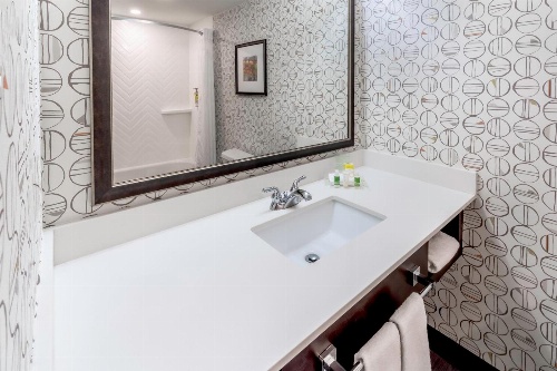 Holiday Inn Milwaukee Airport, an IHG Hotel image 3