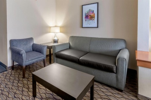 Holiday Inn Milwaukee Airport, an IHG Hotel image 7